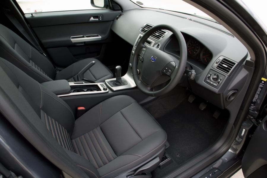  Volvo S40 2008 года  (фото 34 из 105)